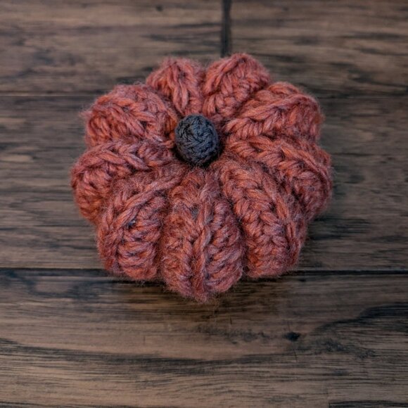 Crochet Fall Pumpkins set of 2 cream handmade pumpkins - Picture 10 of 12